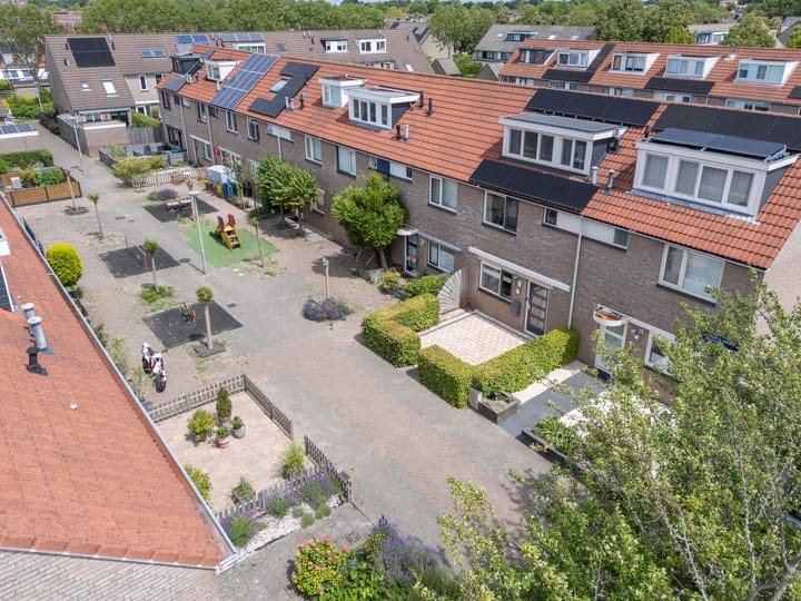 Foto 47 van Henriëtte Roland Holststraat 4