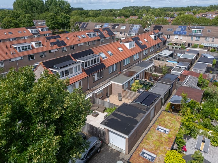 Foto 48 van Henriëtte Roland Holststraat 4