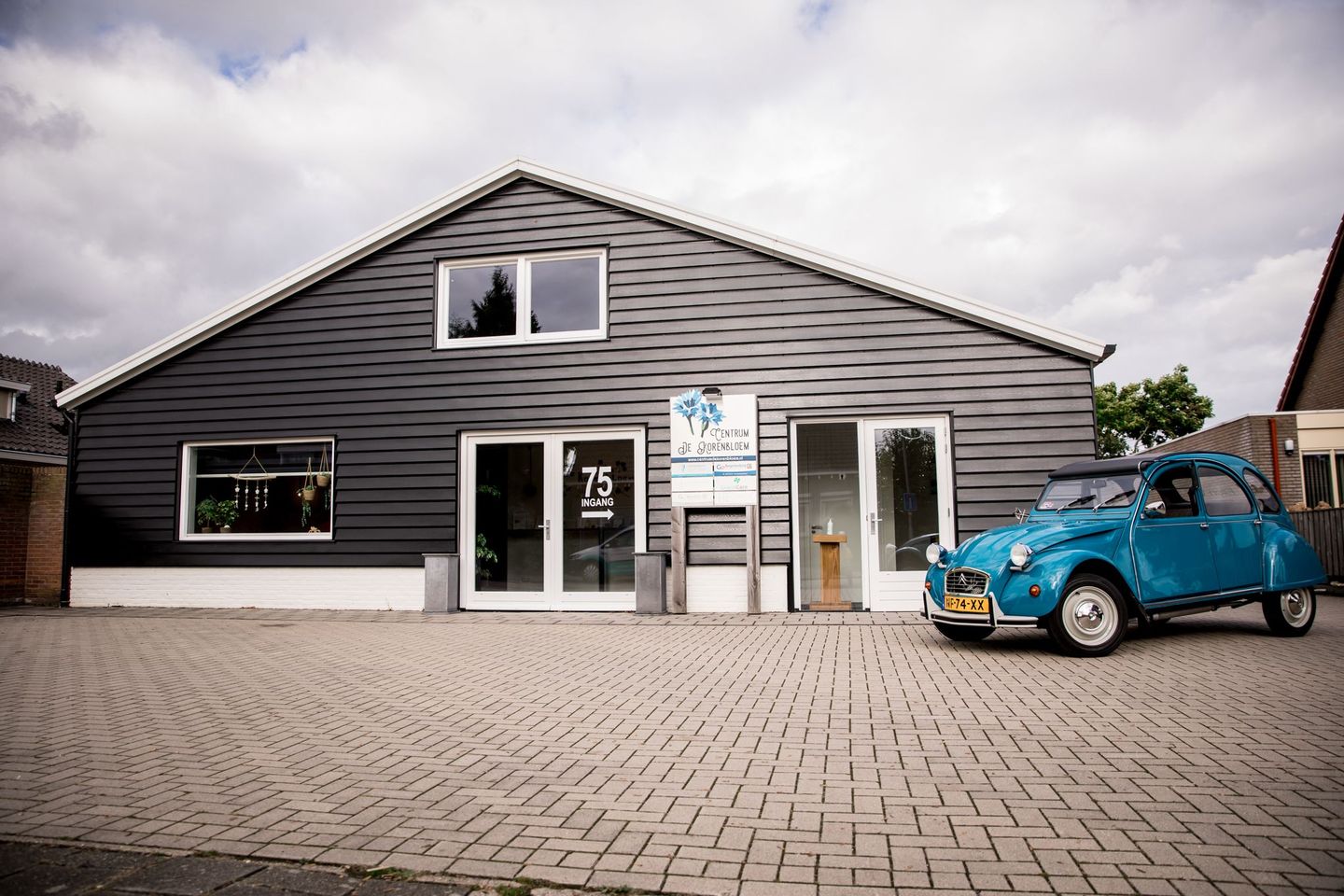 View photo 1 of Korenbloemstraat 75