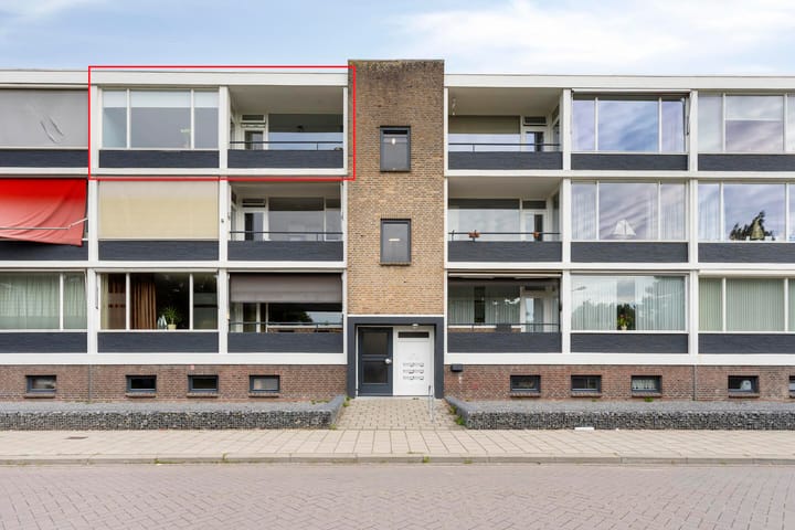 Foto 1 van Julianalaan 64