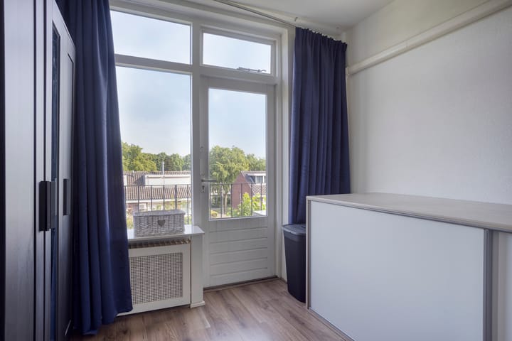 Foto 17 van Julianalaan 64