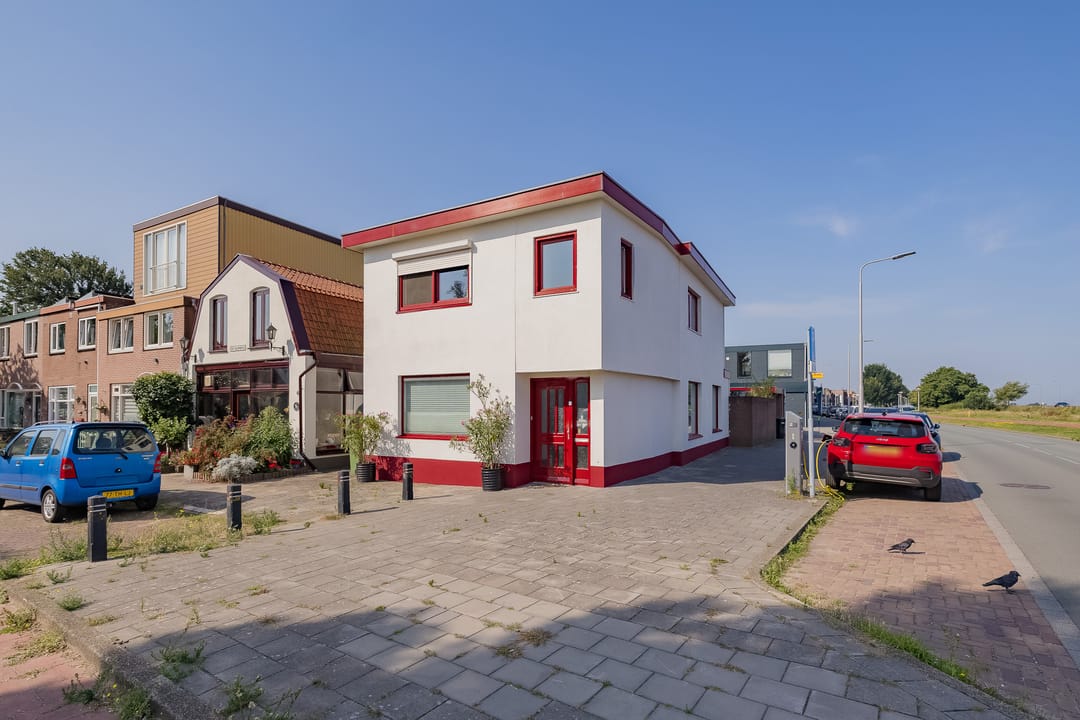 Photo 1 of Van der Zwaagstraat 2