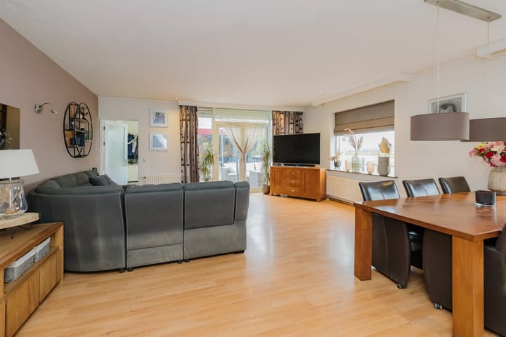 Foto 4 van Van der Zwaagstraat 2