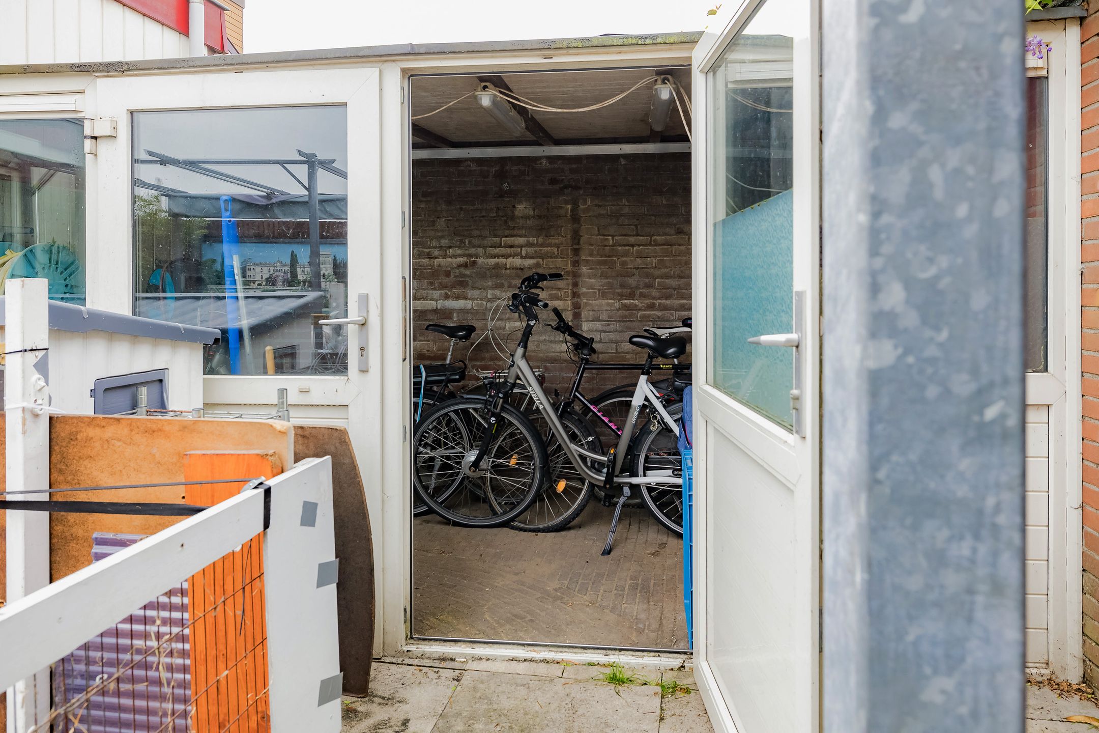 Photo 27 of Van der Zwaagstraat 2