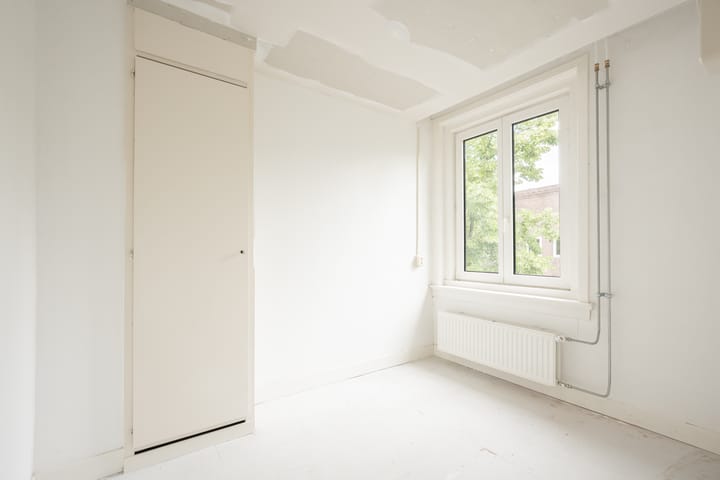 Photo 8 of Crynssenstraat 15-3