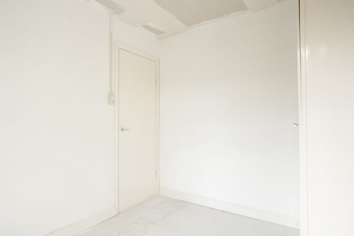 Photo 9 of Crynssenstraat 15-3