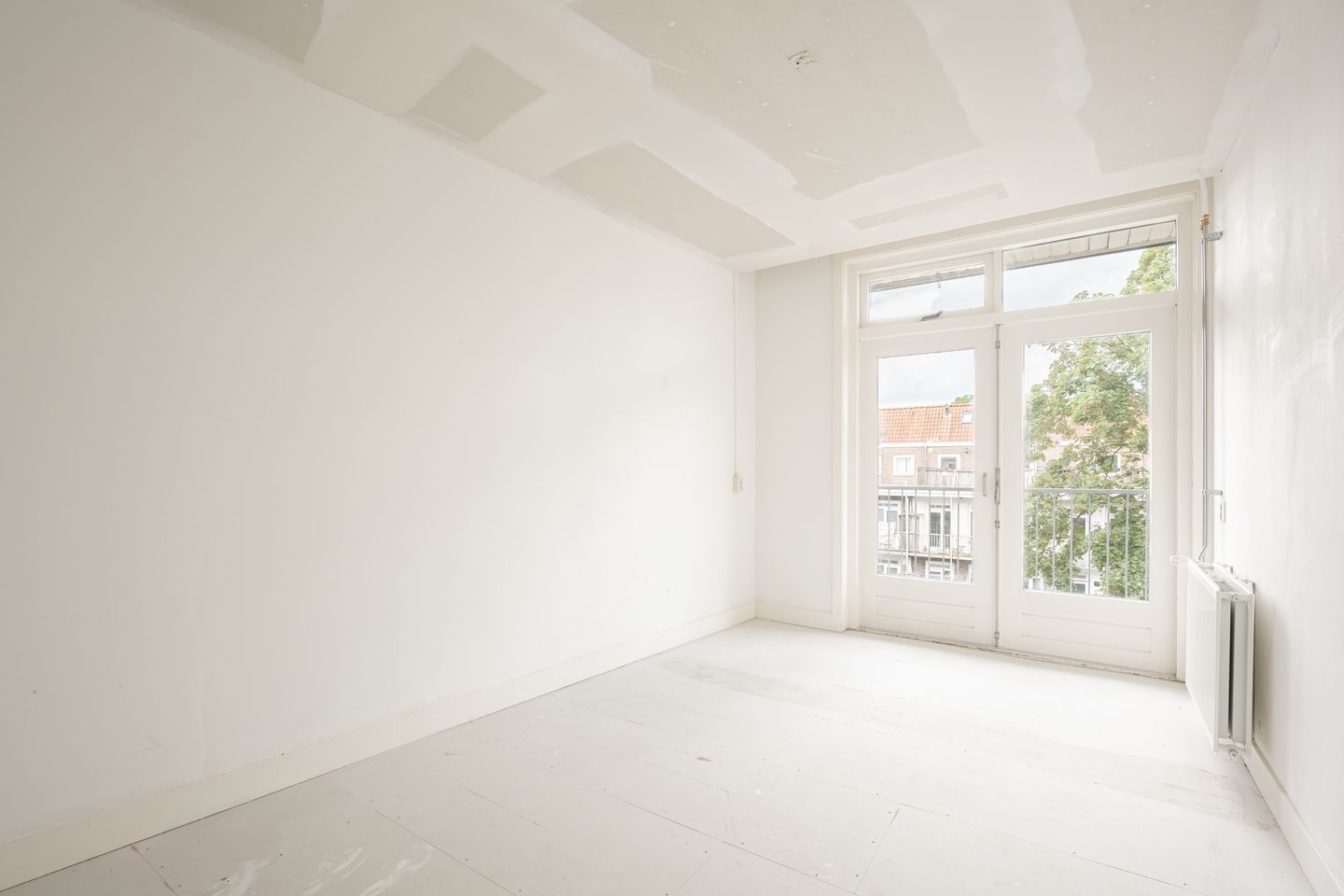 Photo 10 of Crynssenstraat 15-3