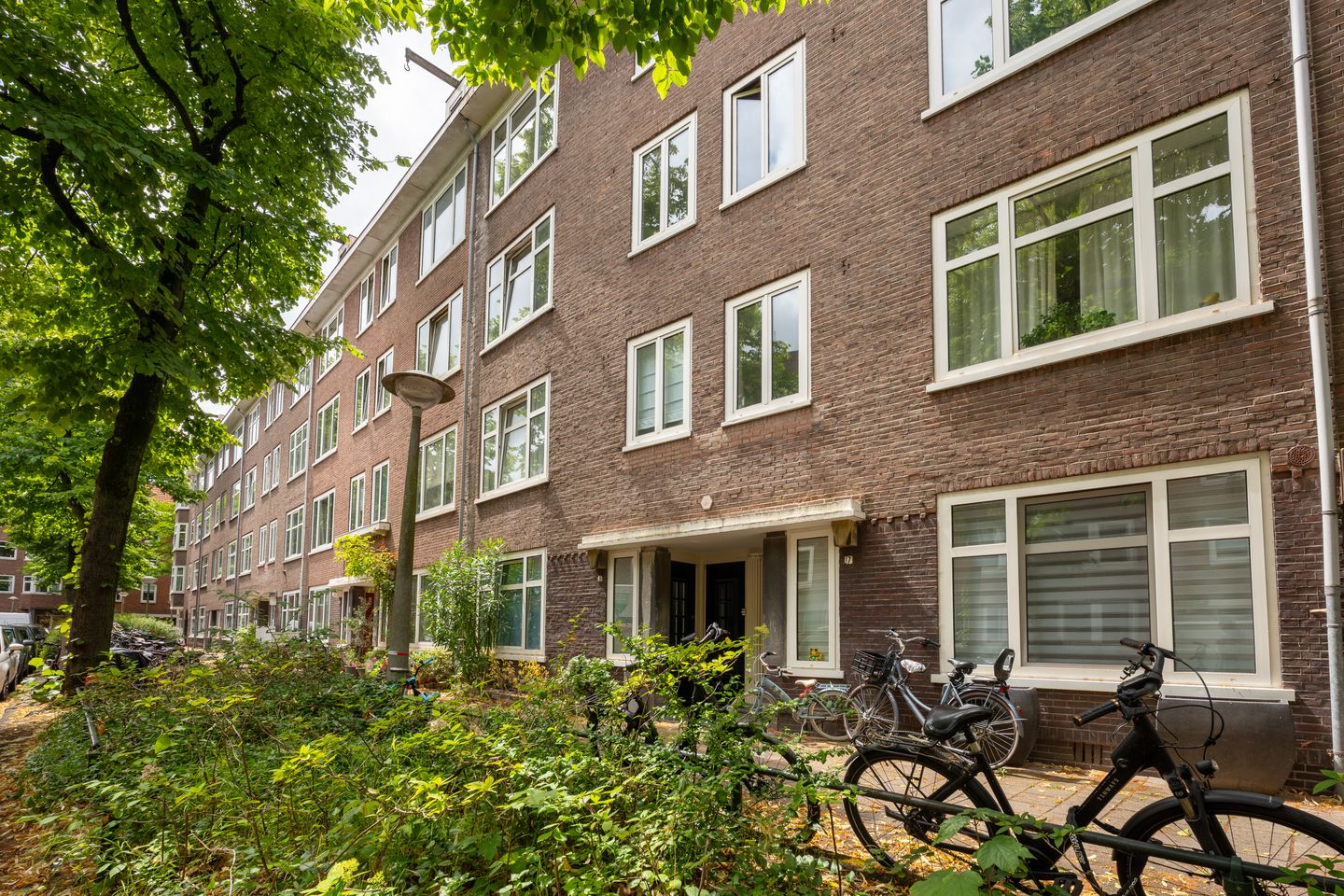 Photo 19 of Crynssenstraat 15-3