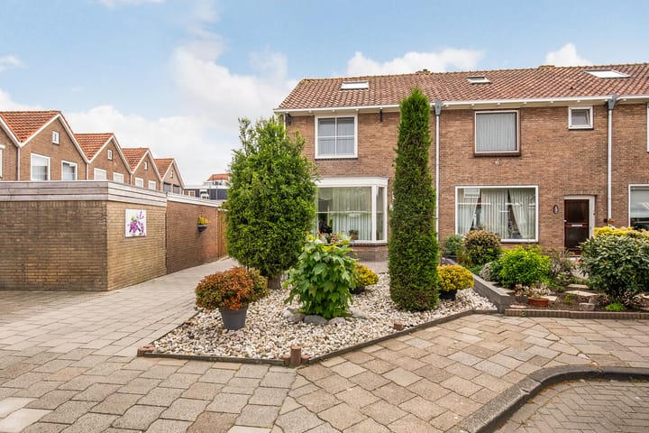 Photo 2 of Narcissenstraat 1