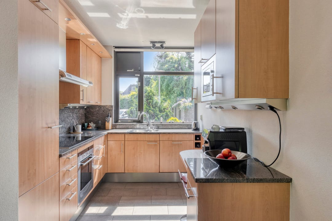 Photo 11 of Zuurbes 21