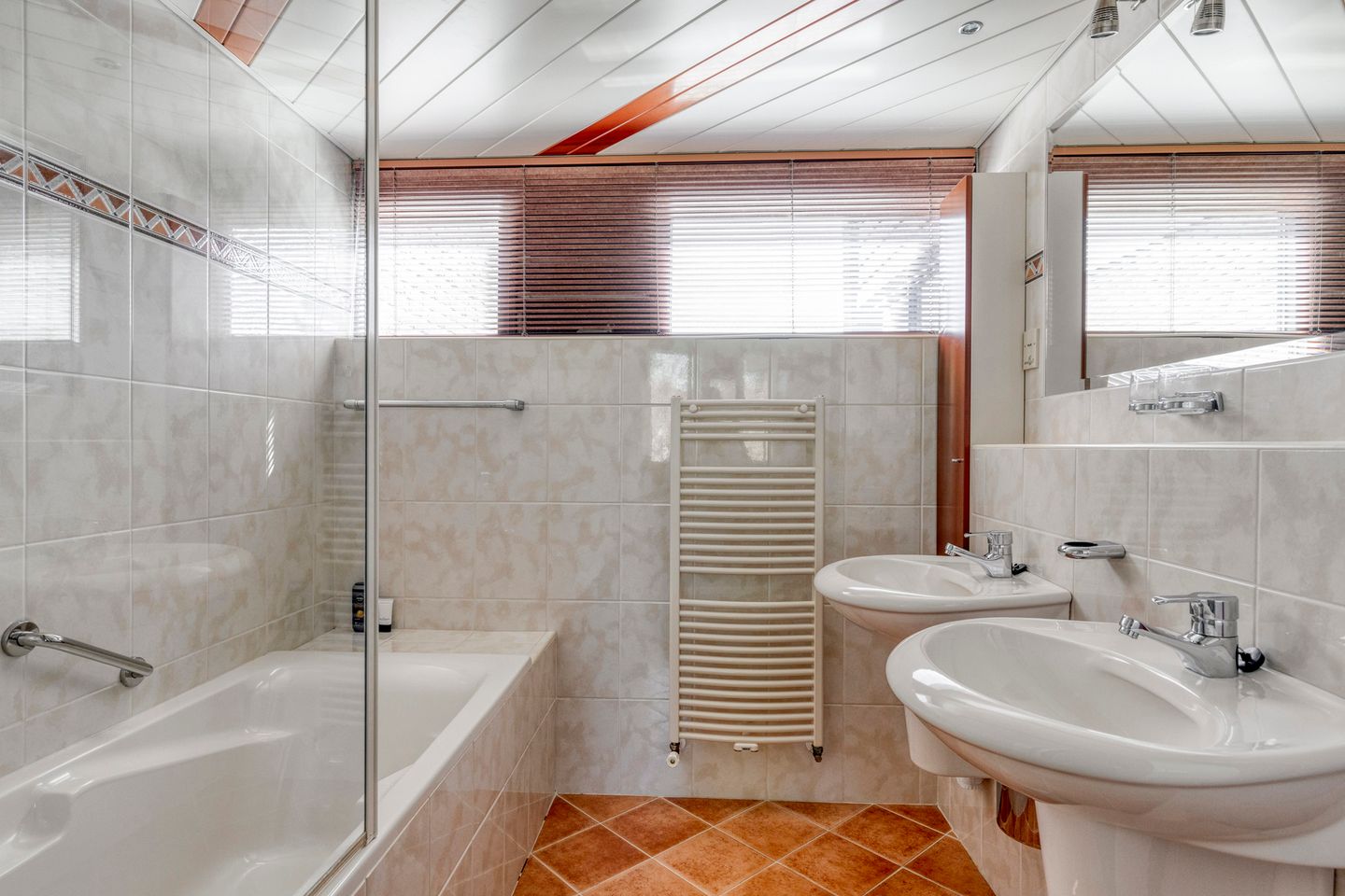 Photo 20 of Zuurbes 21