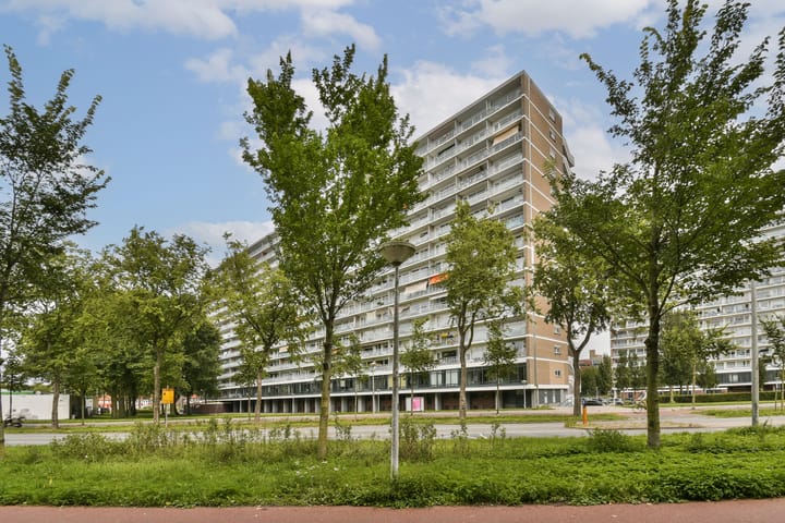 Photo 2 of Burgemeester Hogguerstraat 1077