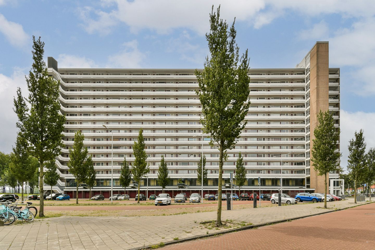 Photo 14 of Burgemeester Hogguerstraat 1077