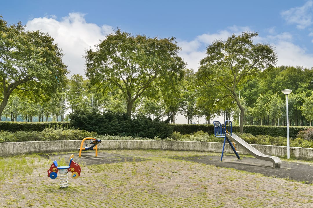 Photo 23 of Burgemeester Hogguerstraat 1077