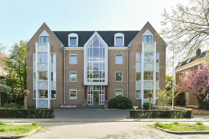 Photo 2 of Generaal Foulkesweg 36