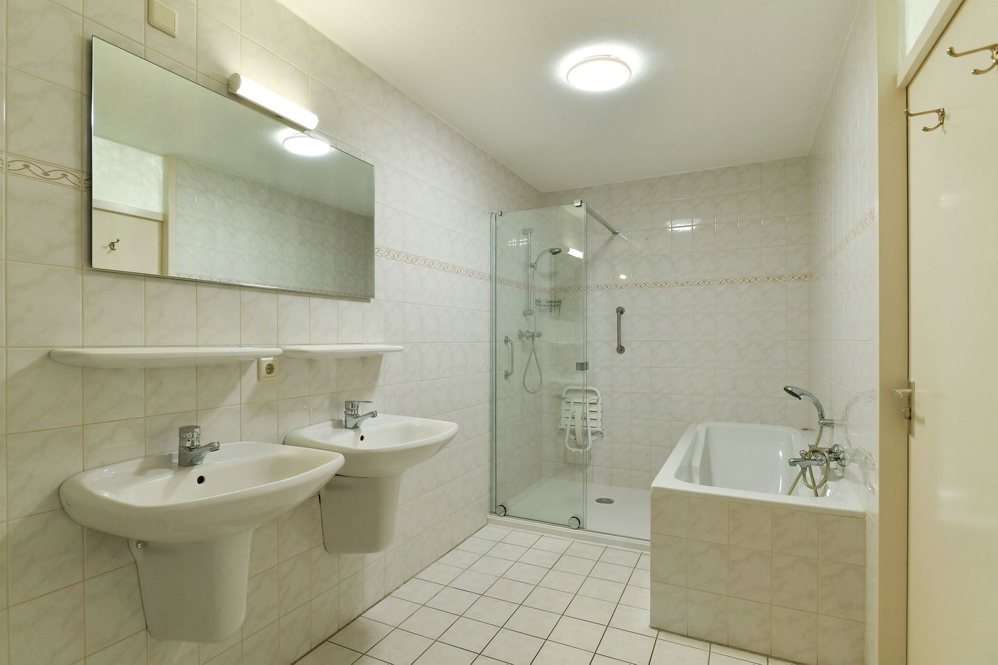 Foto 25 van Generaal Foulkesweg 36