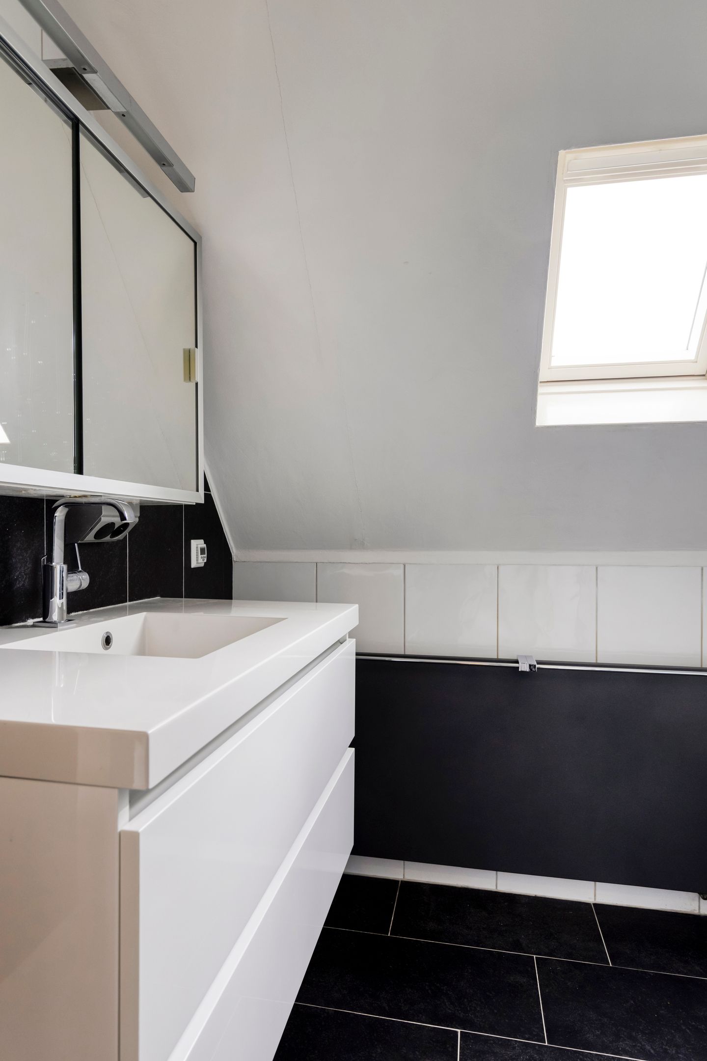 Foto 20 van Witte de Withplein 28