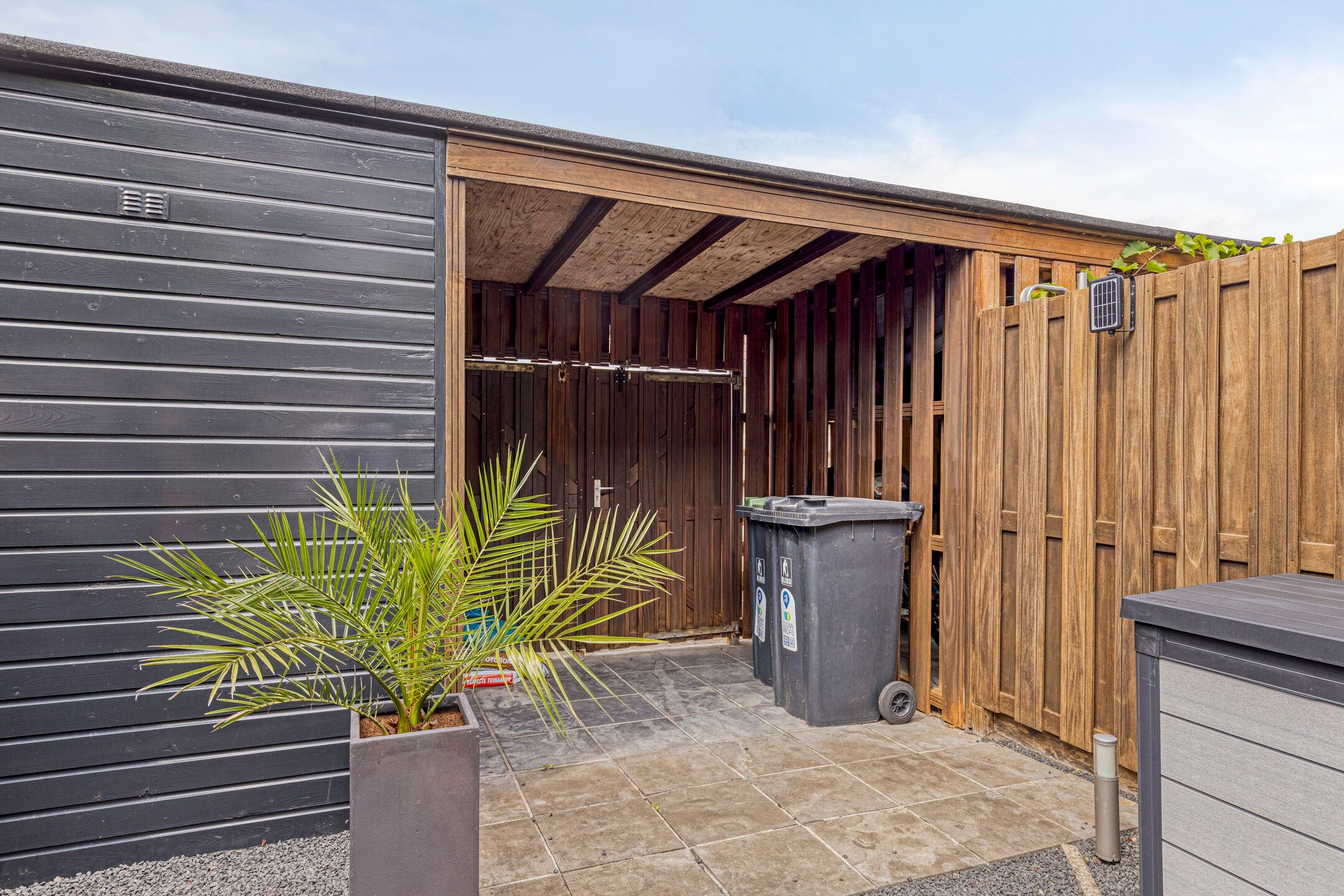 Foto 24 van Witte de Withplein 28