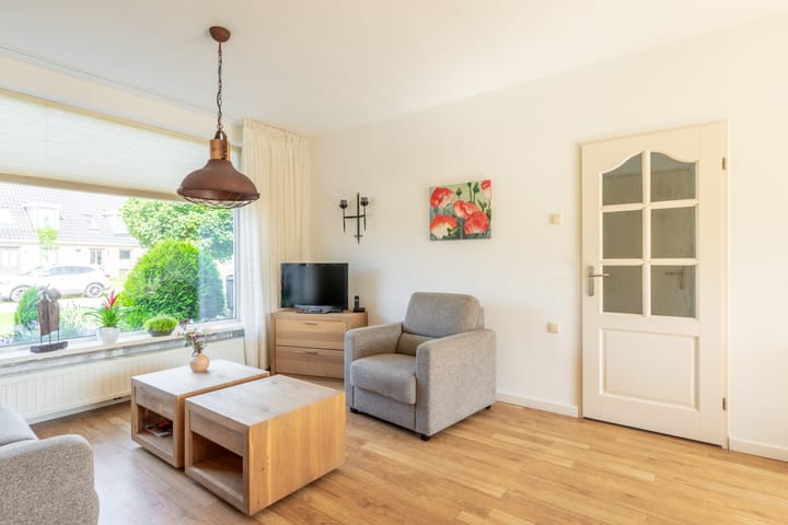 Photo 6 of Bernhardstraat 24