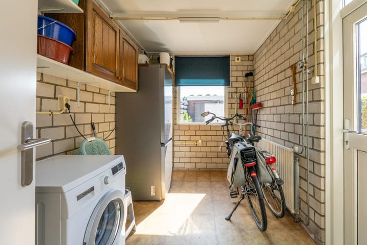 Photo 12 of Bernhardstraat 24