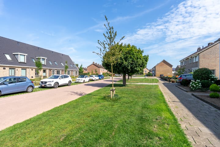 Photo 30 of Bernhardstraat 24