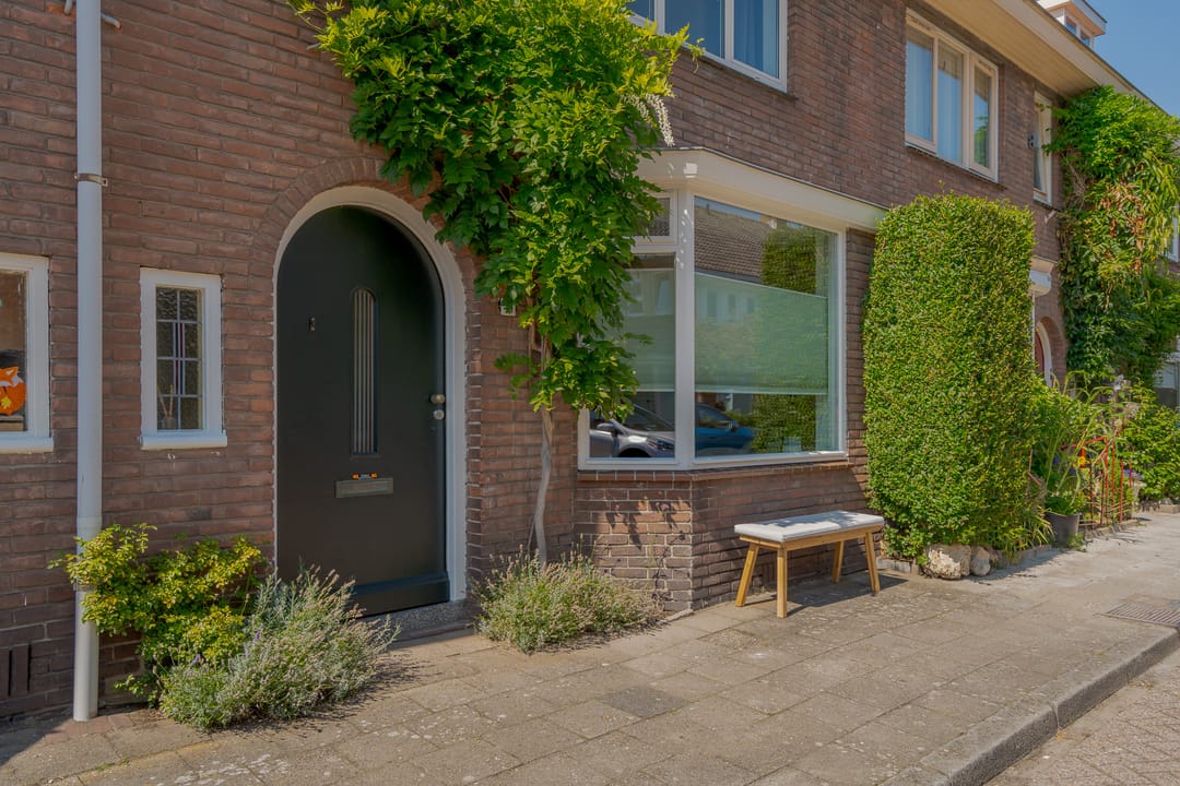 Photo 7 of Bilderdijkstraat 49