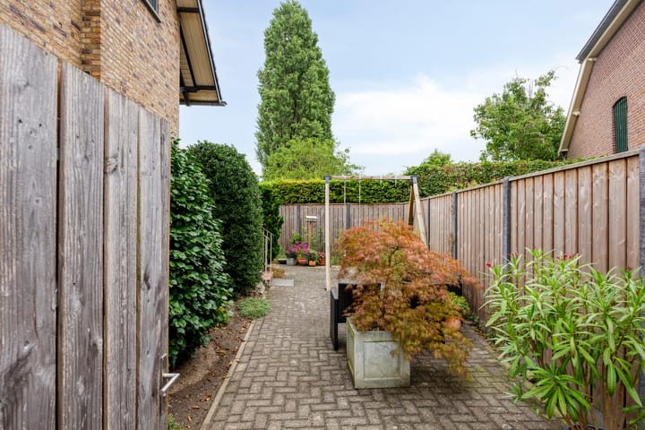 Foto 21 van Oeffeltseweg 1