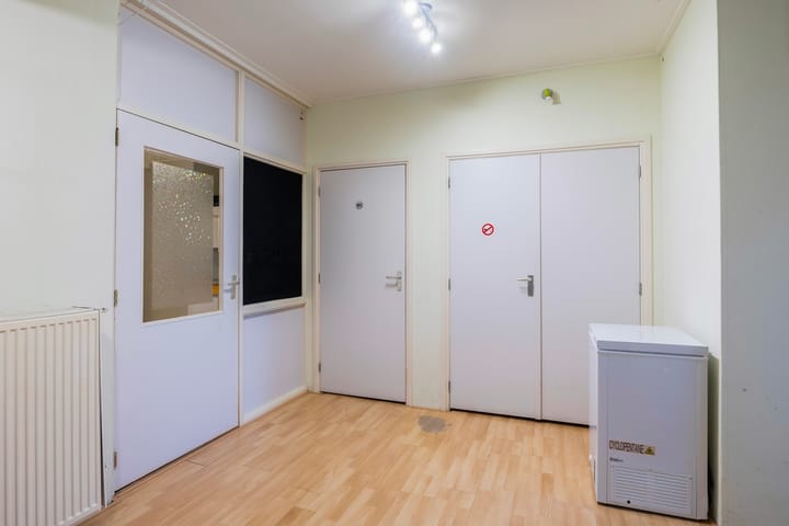 Foto 14 van de Ruyterweg 8