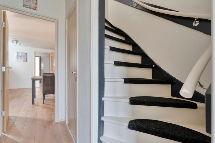 Foto 8 van Burg.van der Grondenstraat 27