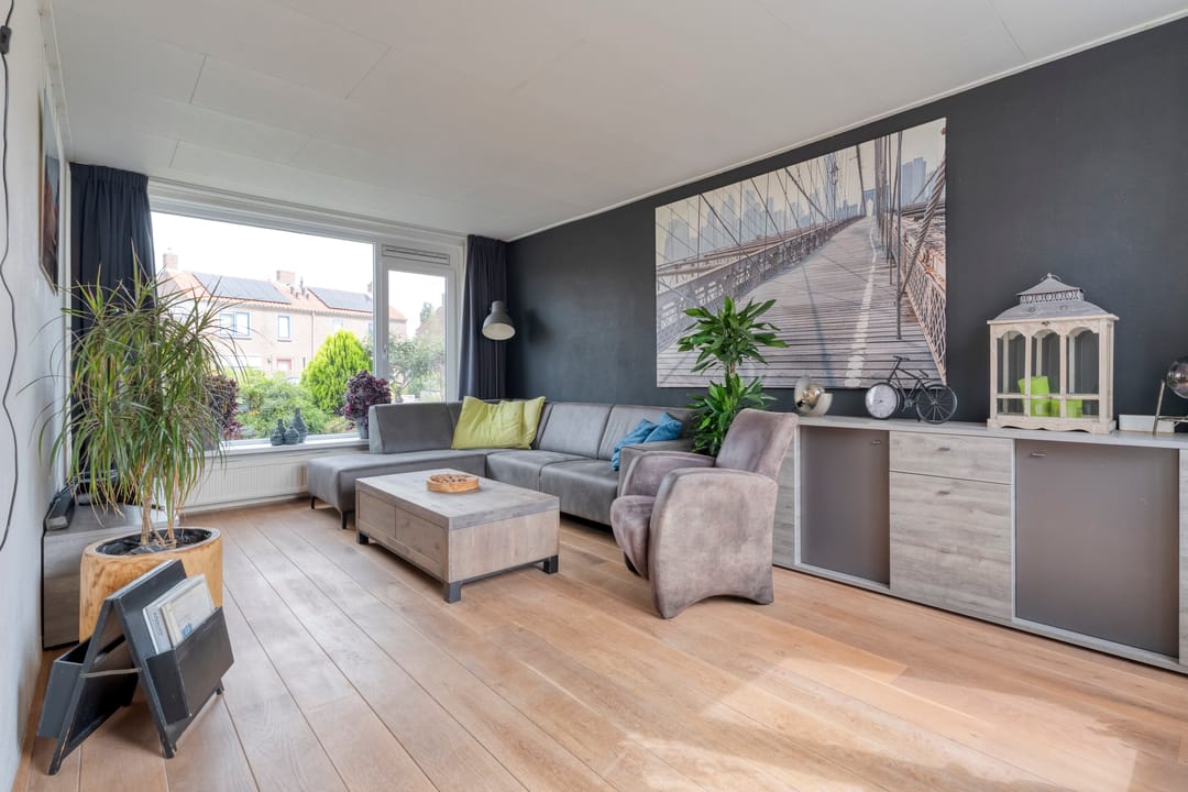 Foto 11 van Burg.van der Grondenstraat 27