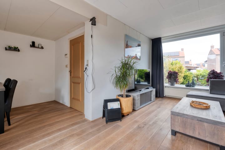 Foto 12 van Burg.van der Grondenstraat 27