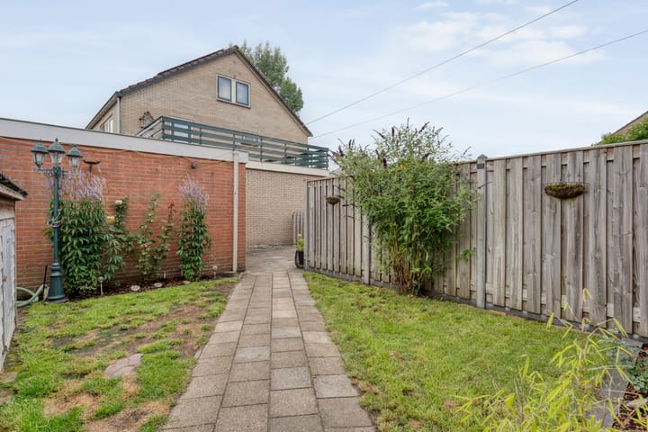 Foto 20 van Burg.van der Grondenstraat 27