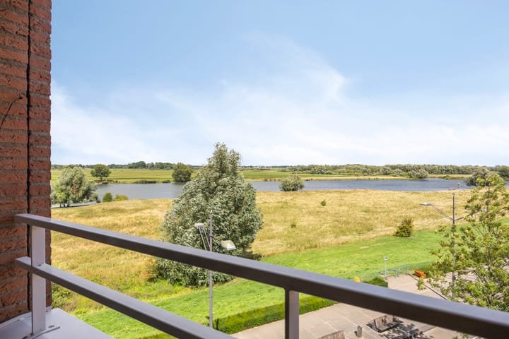 Foto 8 van Schout van Doernestraat 40