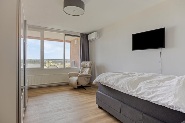 Foto 13 van Schout van Doernestraat 40