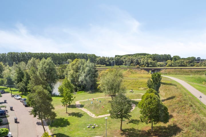 Foto 25 van Schout van Doernestraat 40