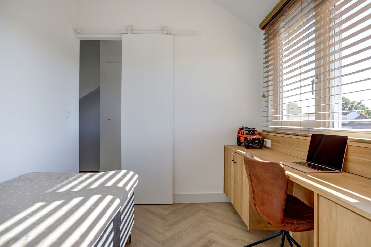 Foto 25 van Charlotte de Bourbonstraat 25