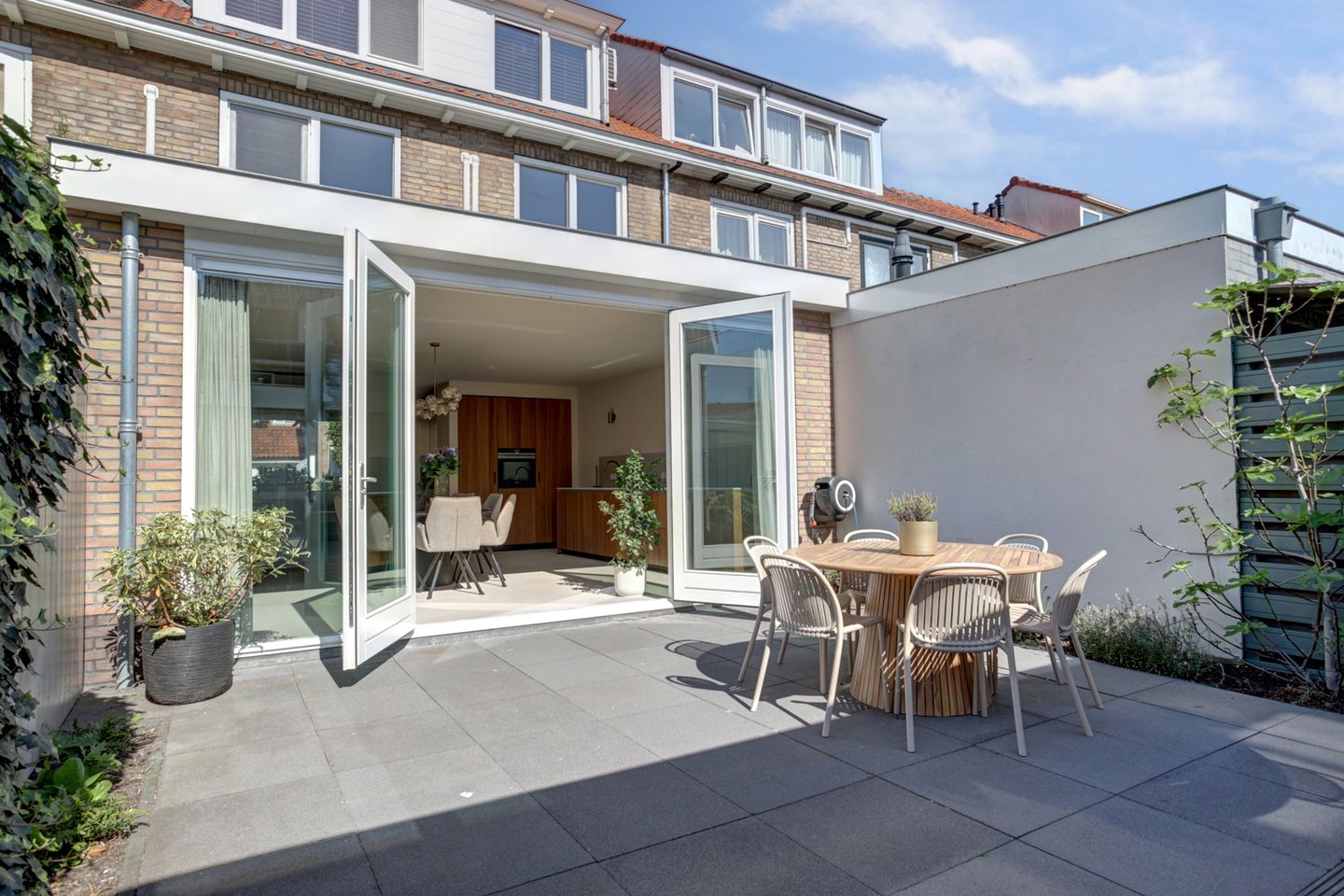 Foto 29 van Charlotte de Bourbonstraat 25