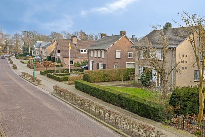 Foto 37 van Burgemeester van Erpstraat 32