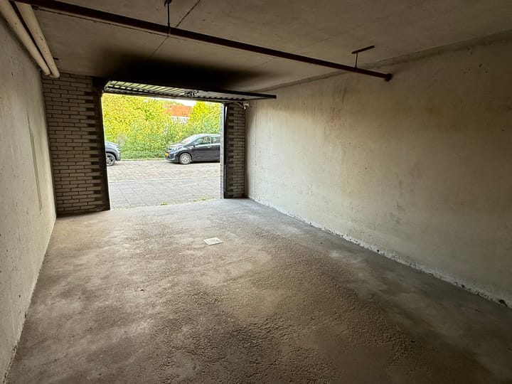 Photo 4 of Van Lennepstraat 23