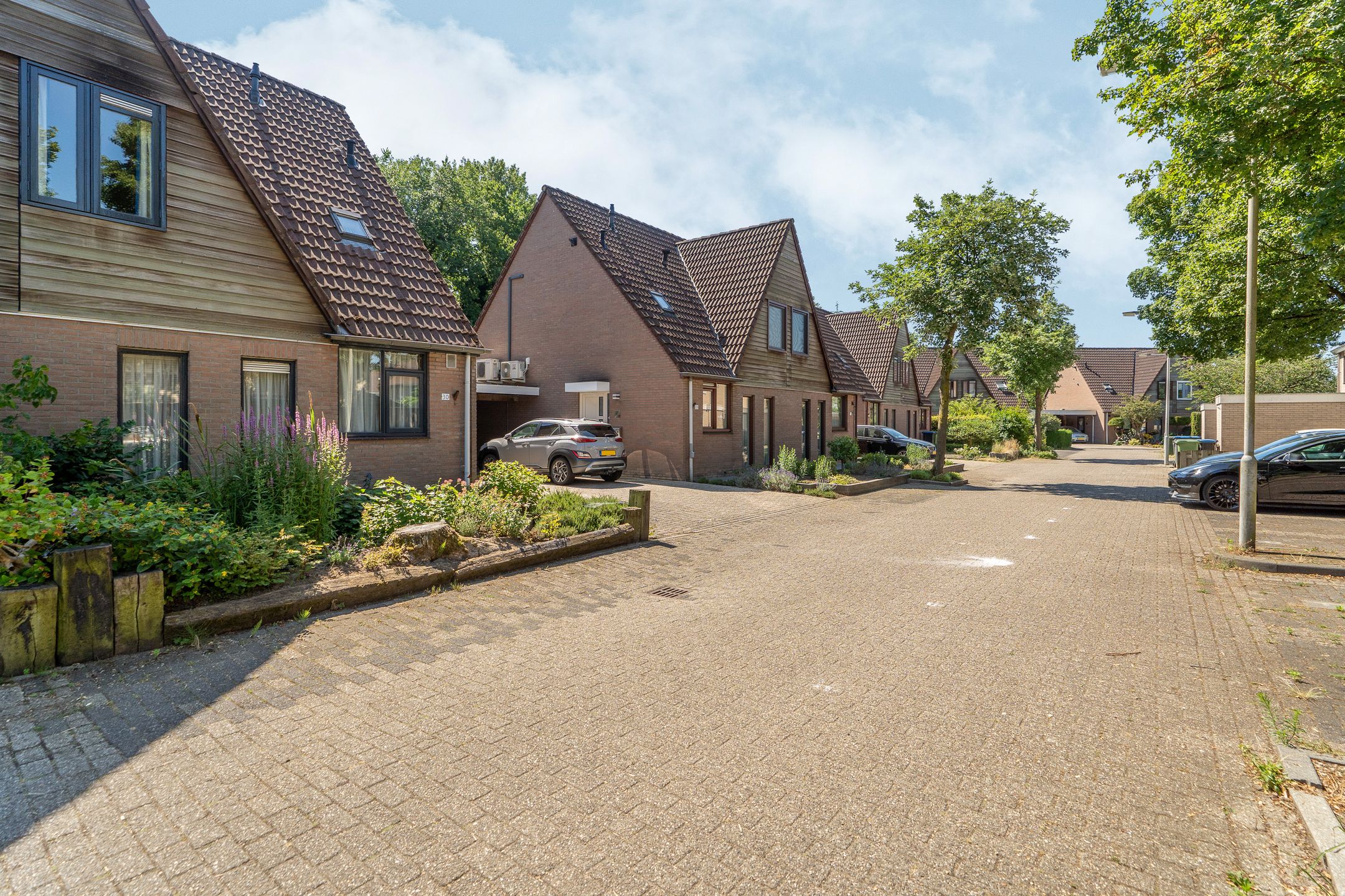 Photo 36 of Volendamstraat 30