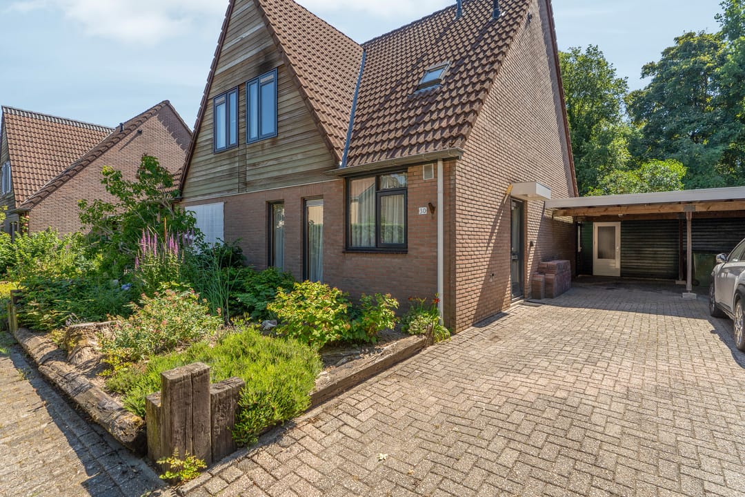 Photo 37 of Volendamstraat 30