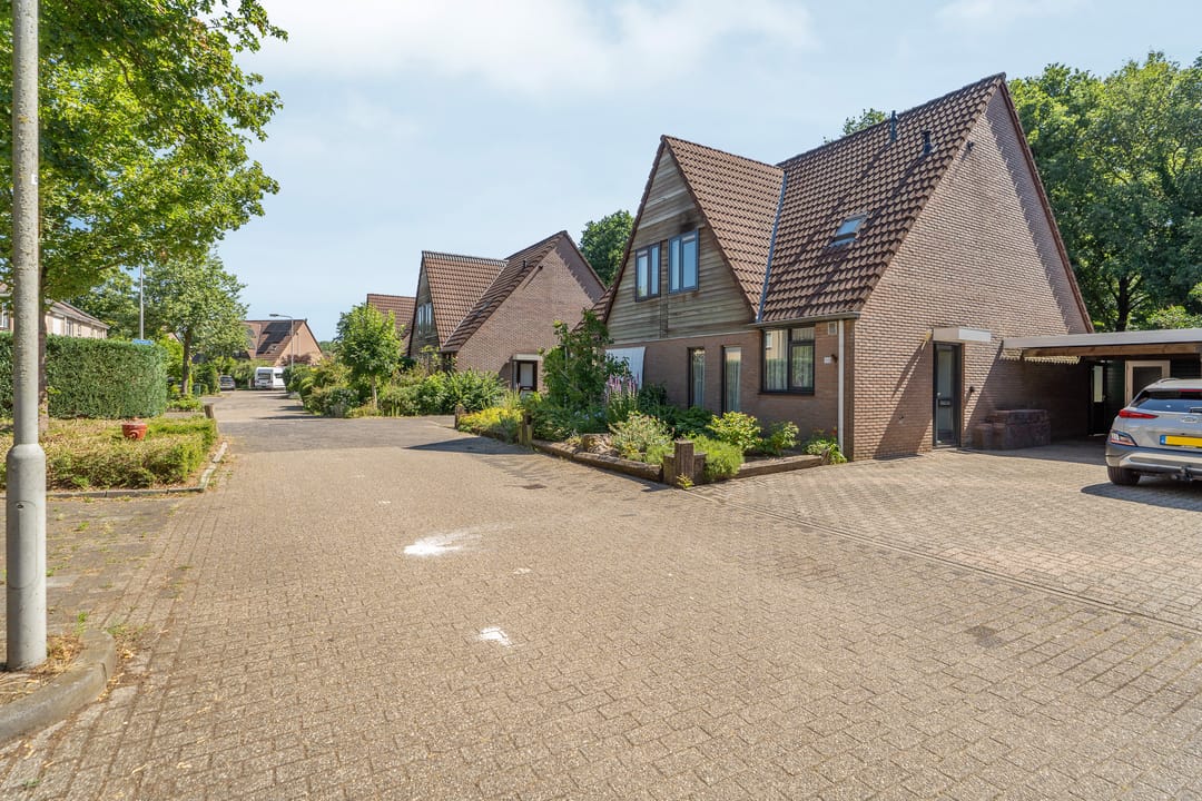 Photo 38 of Volendamstraat 30