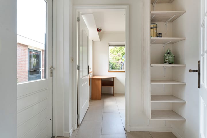 Photo 18 of Zwamsstraat 2