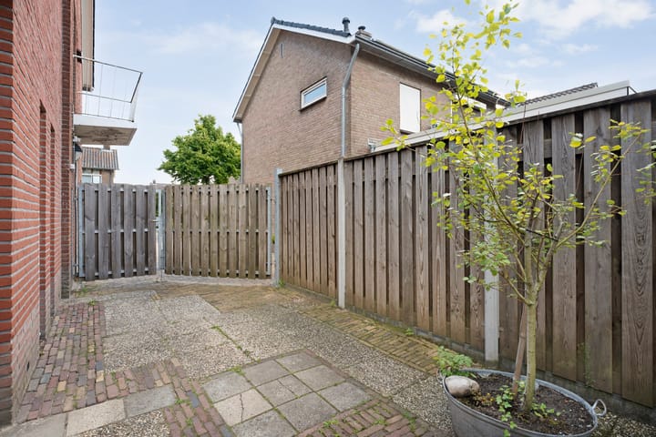 Photo 40 of Zwamsstraat 2