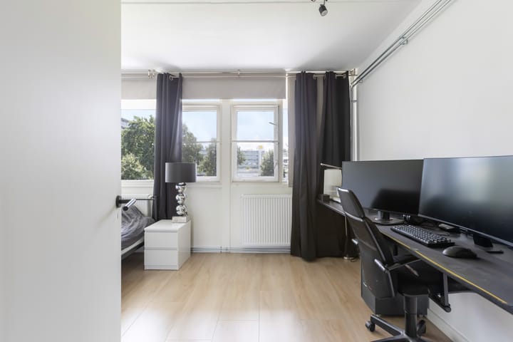 Photo 35 of Vliestroom 241