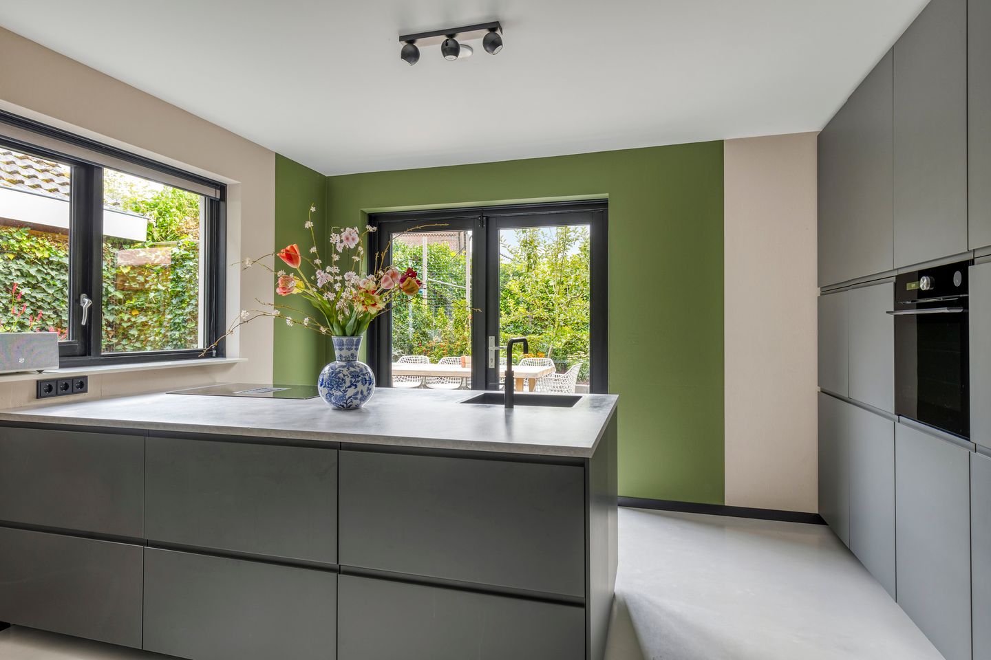 Foto 10 van Mr. C.L. Kniphorststraat 59