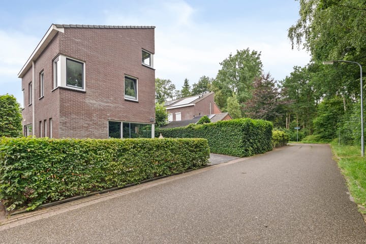 Foto 33 van Mr. C.L. Kniphorststraat 59