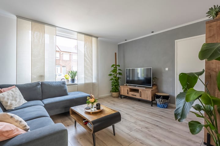 Photo 5 of Burg.Franssenstraat 43