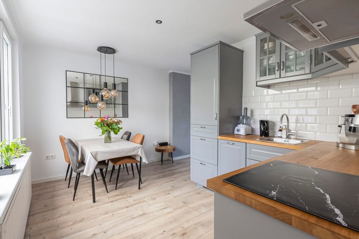 Photo 8 of Burg.Franssenstraat 43