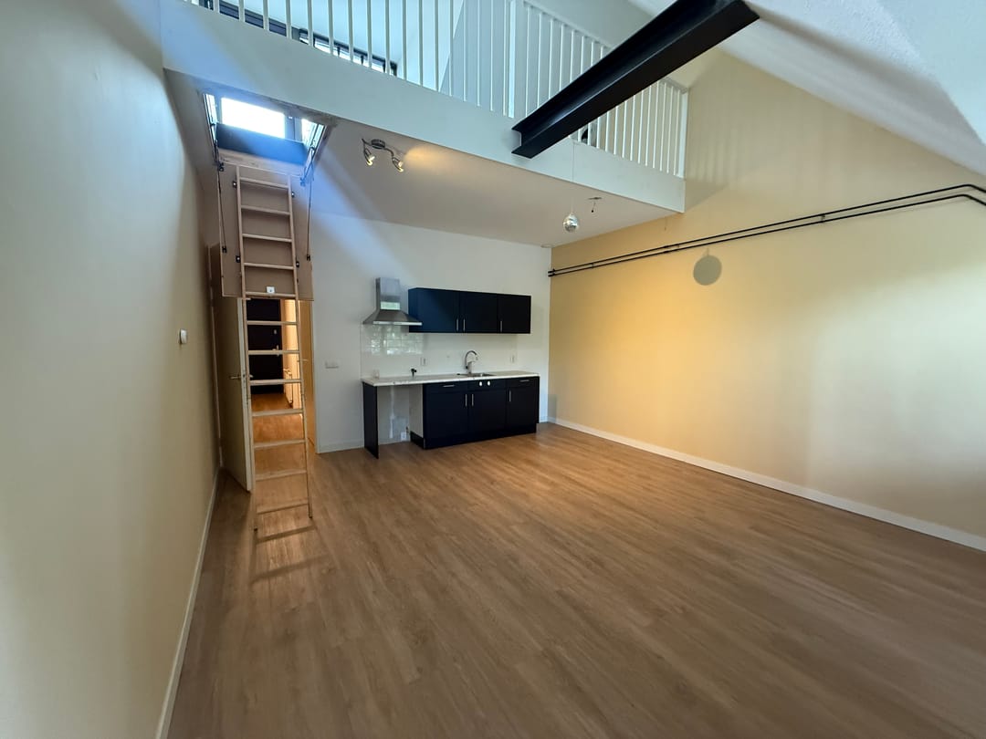 Photo 8 of Spuistraat 24-B